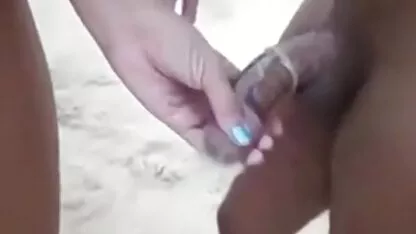 एक आदमी पाता है एक गोरा हिंदी सेक्सी एचडी मूवी है हस्तमैथुन और उसे