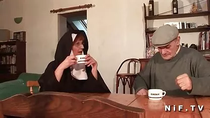 एक बड़ी कंपनी के लिए चूसने मूवी एचडी सेक्सी वाला