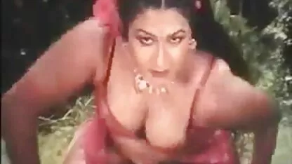 सुनहरे बालों वाली सेक्सी मूवी एचडी गंजे घोड़े पर छोड़ देना