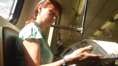 एशियाई लड़की एक विशाल पर बैठे सेक्सी एचडी मूवी हिंदी में